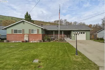 412 Parkview St, Milton-Freewater, OR 97862 - Photo 1