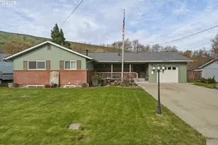 412 Parkview St, Milton-Freewater, OR 97862 - Photo 1