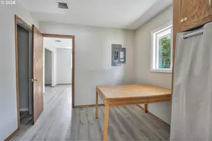 214 E 13th St, The Dalles, OR 97058 - Photo 17