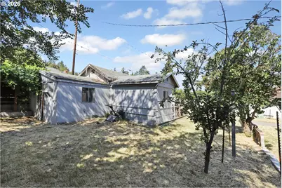 214 E 13th St, The Dalles, OR 97058 - Photo 31