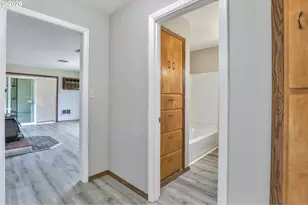 214 E 13th St, The Dalles, OR 97058 - Photo 23