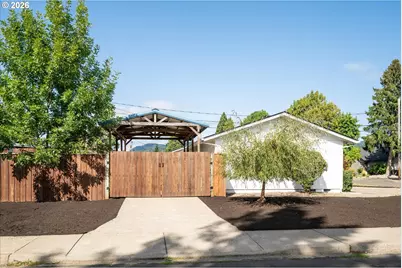 2302 Grovedale Dr, Springfield, OR 97477 - Photo 29