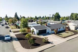 2302 Grovedale Dr, Springfield, OR 97477 - Photo 31