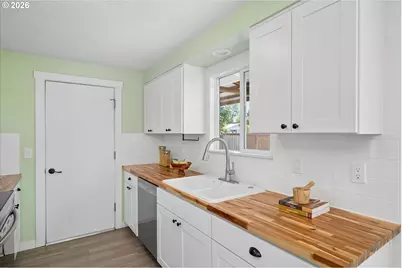 2302 Grovedale Dr, Springfield, OR 97477 - Photo 9