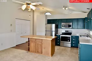 30436 Driftwood Dr, Gold Beach, OR 97444 - Photo 9