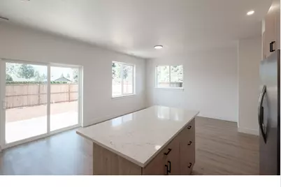 1554 1588 Barn St, Woodburn, OR 97071 - Photo 9