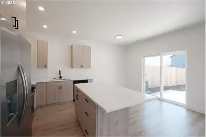 1554 1588 Barn St, Woodburn, OR 97071 - Photo 11