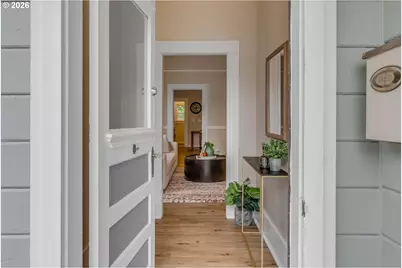 648 SE 20th Ave, Portland, OR 97214 - Photo 3
