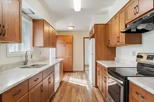 910 SE 214th Ave, Gresham, OR 97030 - Photo 9