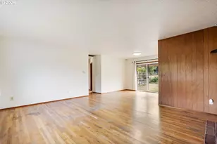 910 SE 214th Ave, Gresham, OR 97030 - Photo 5