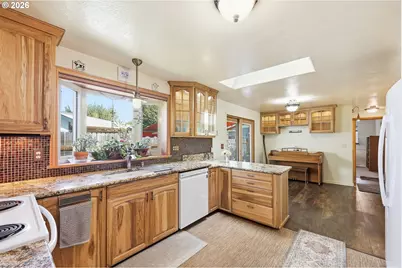 632 Nicholas Dr, Springfield, OR 97477 - Photo 15