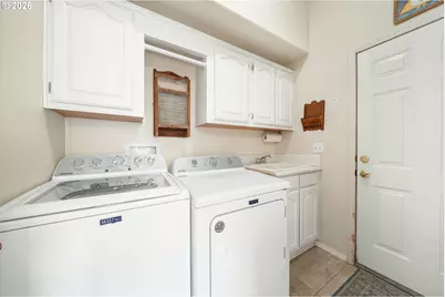 133 Village Dr, Cottage Grove, OR 97424 - Photo 37