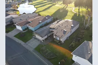 133 Village Dr, Cottage Grove, OR 97424 - Photo 3