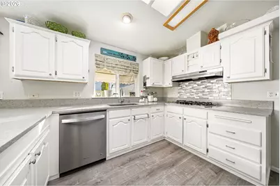 133 Village Dr, Cottage Grove, OR 97424 - Photo 15