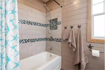 873 SW 8th St, Lincoln City, OR 97367 - Photo 25