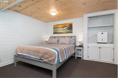 873 SW 8th St, Lincoln City, OR 97367 - Photo 39