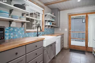 873 SW 8th St, Lincoln City, OR 97367 - Photo 15