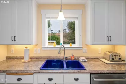 580 S Columbia St, Seaside, OR 97138 - Photo 13