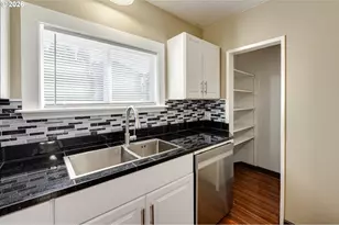 2901 Fruit Valley Rd, Vancouver, WA 98660 - Photo 11