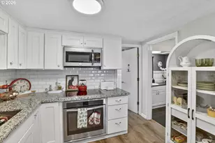 1817 N Jantzen Ave, Portland, OR 97217 - Photo 11