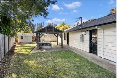 2140 SW Huntington Ave, Portland, OR 97225 - Photo 29