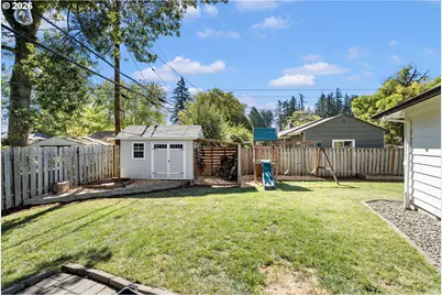 2140 SW Huntington Ave, Portland, OR 97225 - Photo 31