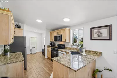 127 Pioneer Ave NE, Castle Rock, WA 98611 - Photo 17
