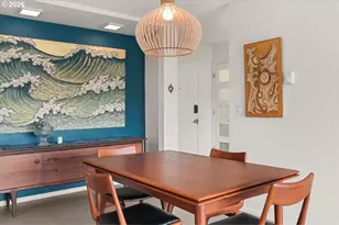 2393 SW Park Pl, Portland, OR 97205 - Photo 11