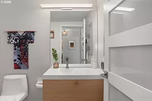2393 SW Park Pl, Portland, OR 97205 - Photo 21