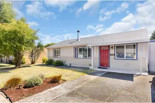 1669 Hayes St, North Bend, OR 97459 - Photo 1