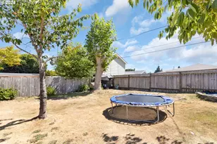 1669 Hayes St, North Bend, OR 97459 - Photo 23