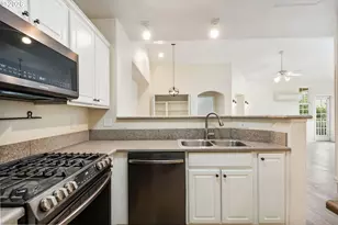 4650 Summerlinn Way, West Linn, OR 97068 - Photo 11
