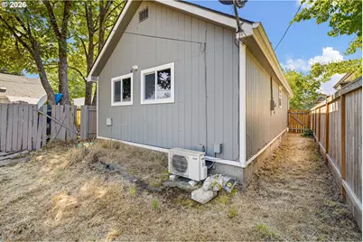 628 G St, Springfield, OR 97477 - Photo 23