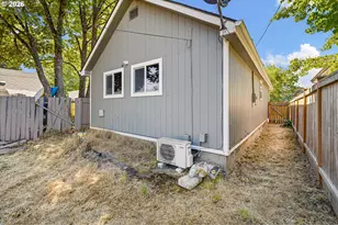 628 G St, Springfield, OR 97477 - Photo 23