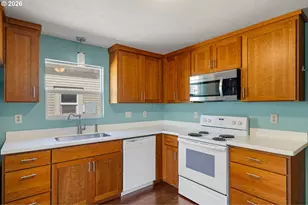 628 G St, Springfield, OR 97477 - Photo 11