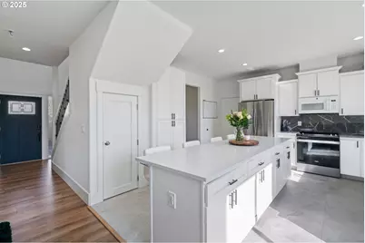 11122 SE Melania Ct, Portland, OR 97266 - Photo 7