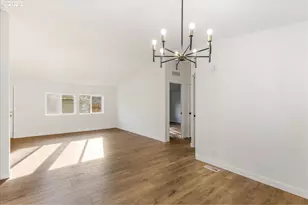 12323 SE Holgate Blvd, Portland, OR 97236 - Photo 11