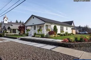 302 Jersey St, Silverton, OR 97381 - Photo 1