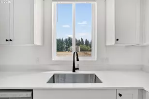 503 Upland Ave, Woodburn, OR 97071 - Photo 5