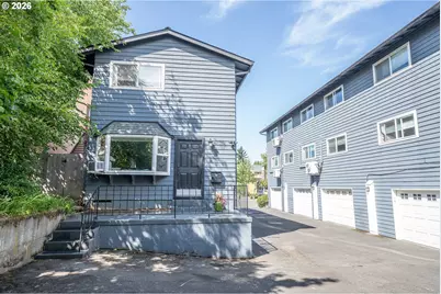 2136 SE Hawthorne Blvd #10, Portland, OR 97214 - Photo 1