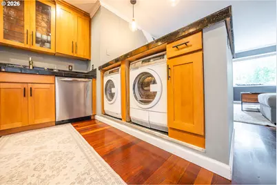 2136 SE Hawthorne Blvd #10, Portland, OR 97214 - Photo 13