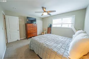 2136 SE Hawthorne Blvd, Portland, OR 97214 - Photo 19