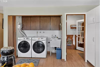 37758 Harrison Ln, Astoria, OR 97103 - Photo 9