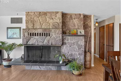 37758 Harrison Ln, Astoria, OR 97103 - Photo 13