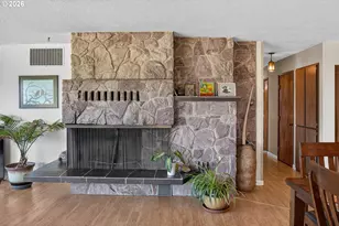 37758 Harrison Ln, Astoria, OR 97103 - Photo 13