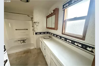 2691 14th St, North Bend, OR 97459 - Photo 21