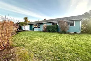 2691 14th St, North Bend, OR 97459 - Photo 3