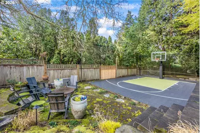 2400 SW Richardson St, Portland, OR 97239 - Photo 41