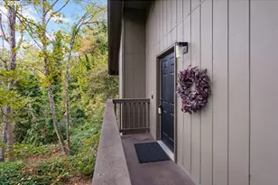 7556 SW Barnes Rd, Portland, OR 97225 - Photo 5