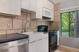 7556 SW Barnes Rd, Portland, OR 97225 - Photo 13